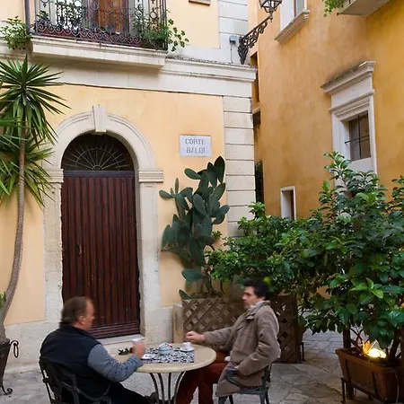 Palazzo Baldi غالاتينا